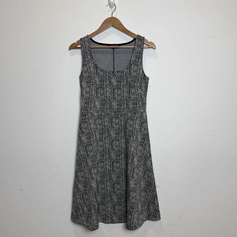 Banana Republic Womens Dress Black White‎ Zig Zag Sleeveless Fit Flare Size Med